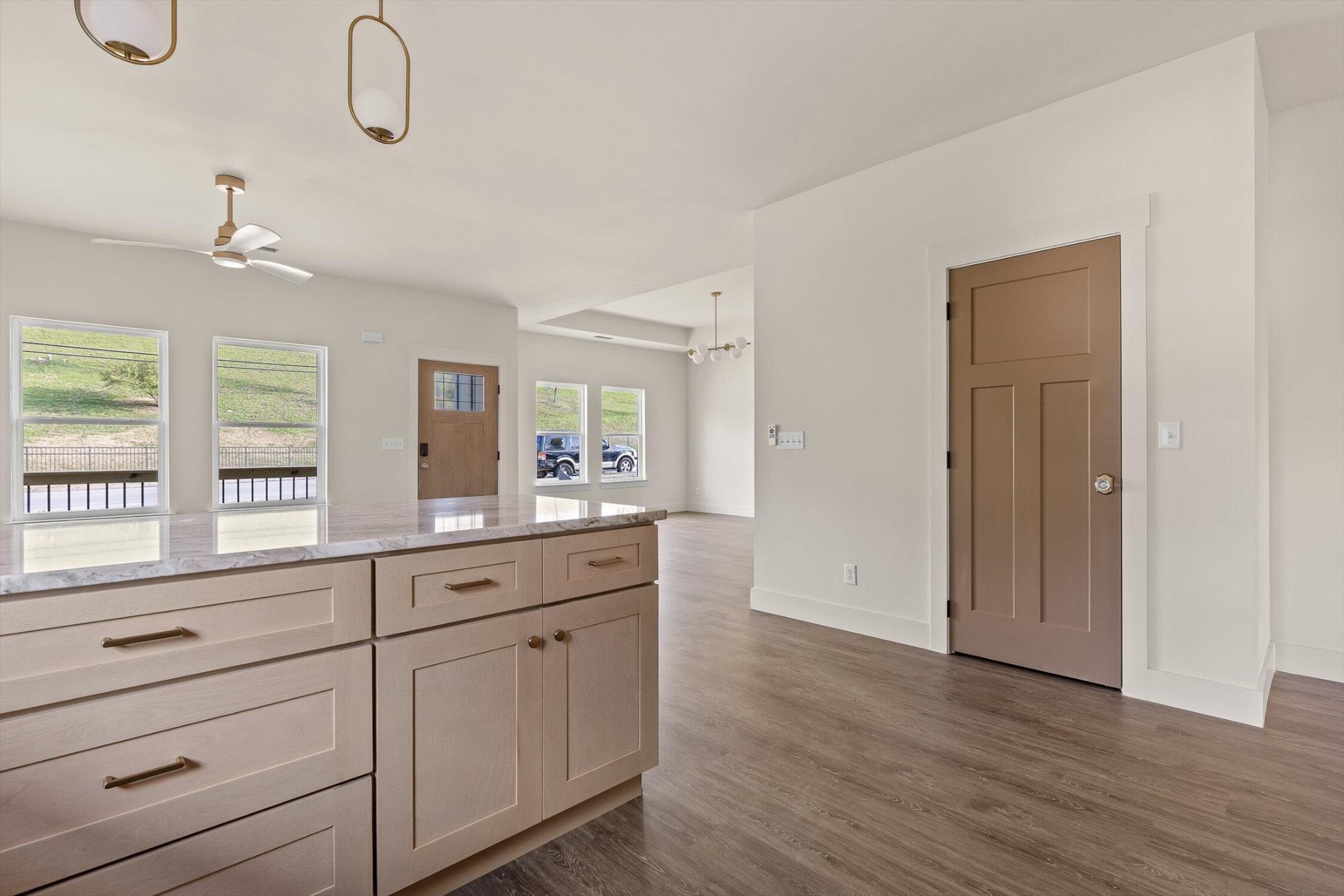 925 N Chamberlain Avenue