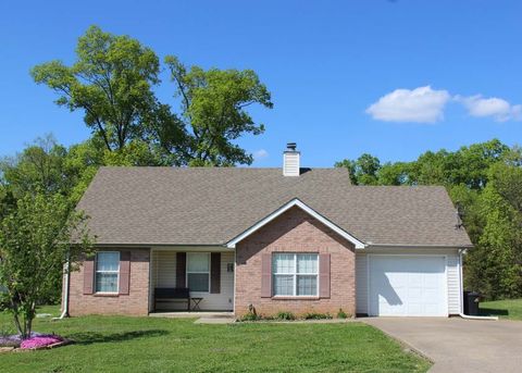 1302 Lyndsey Ridge Dr La Vergne TN 37086