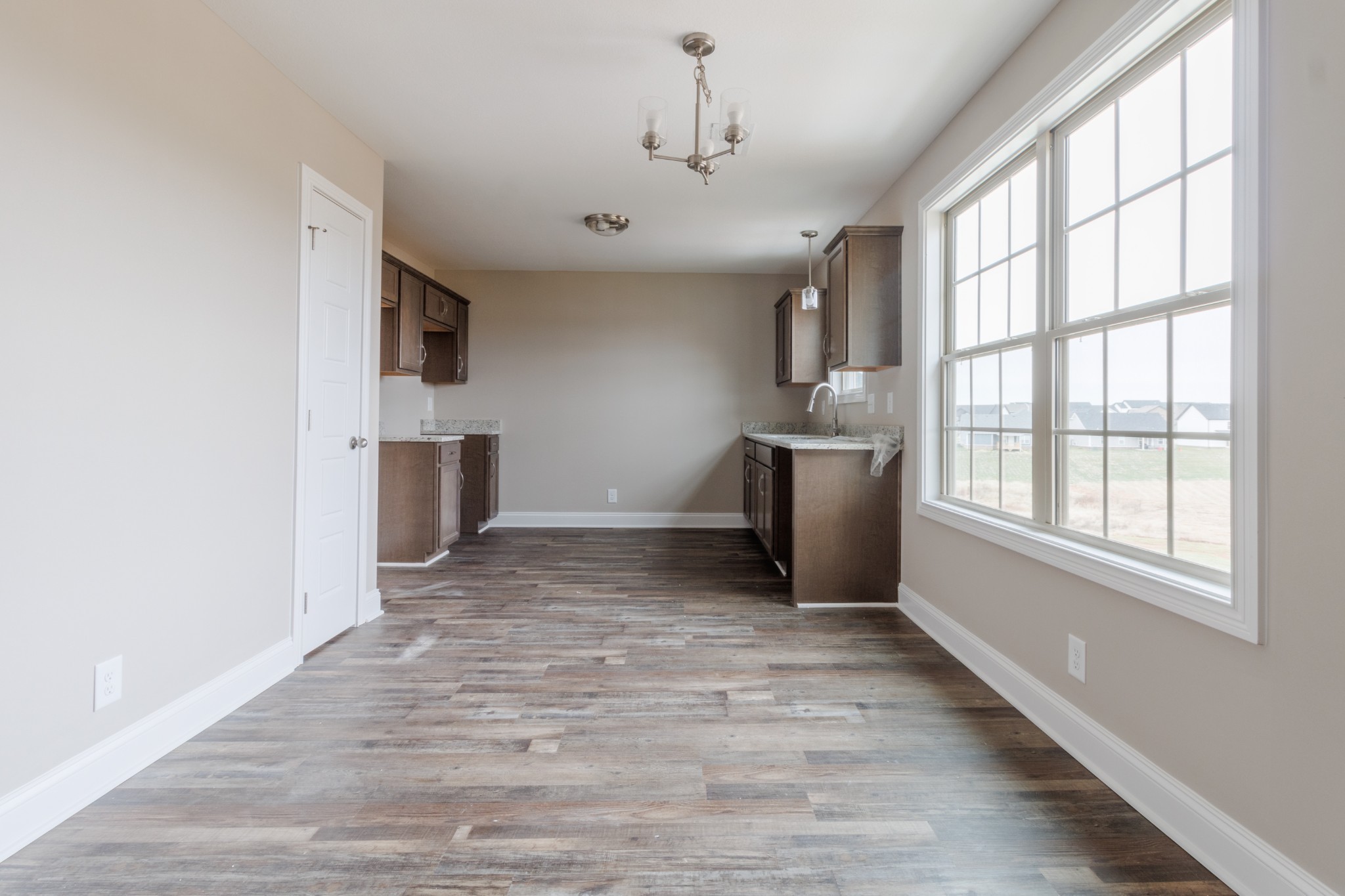 Clarksville, Tennessee 37040, United States, 4 Bedrooms Bedrooms, ,3 BathroomsBathrooms,Residential,Active,210145