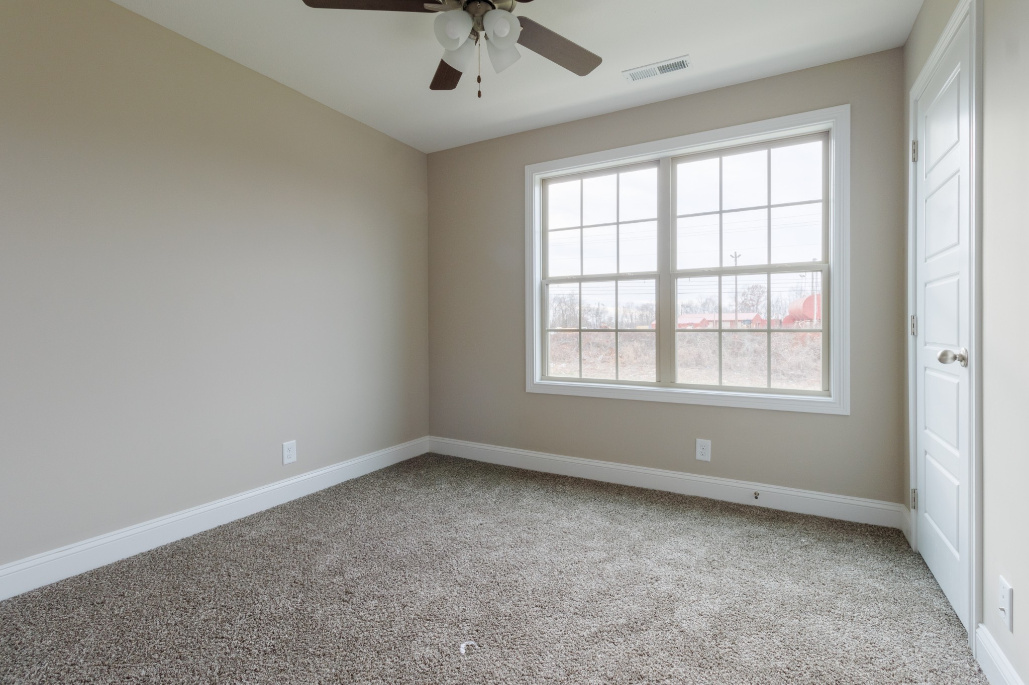 Clarksville, Tennessee 37040, United States, 4 Bedrooms Bedrooms, ,3 BathroomsBathrooms,Residential,Active,210145