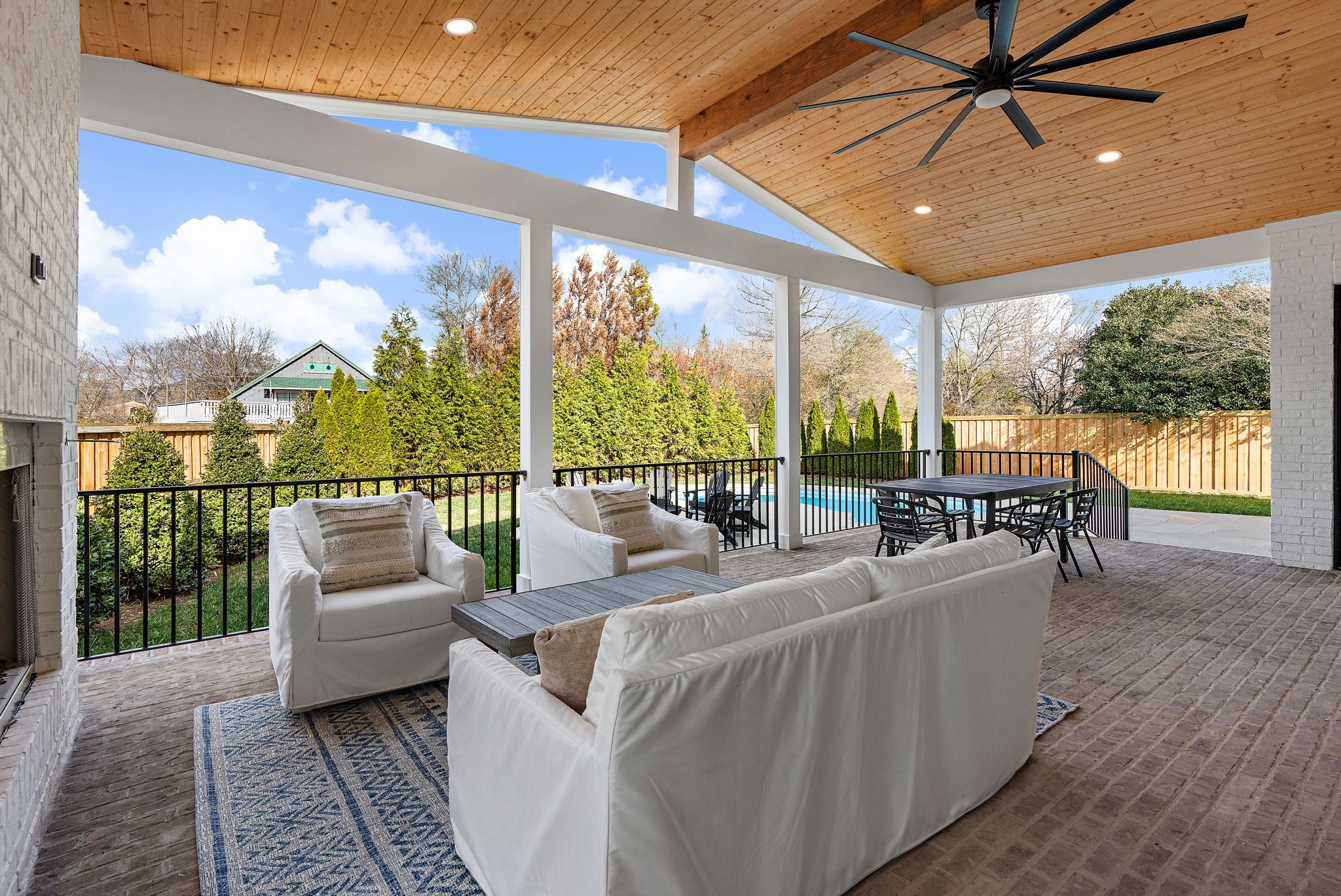 516 Dunwoody Ct