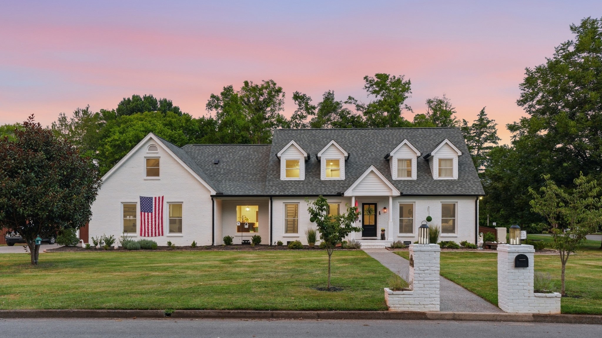 2104 Riverbend Dr