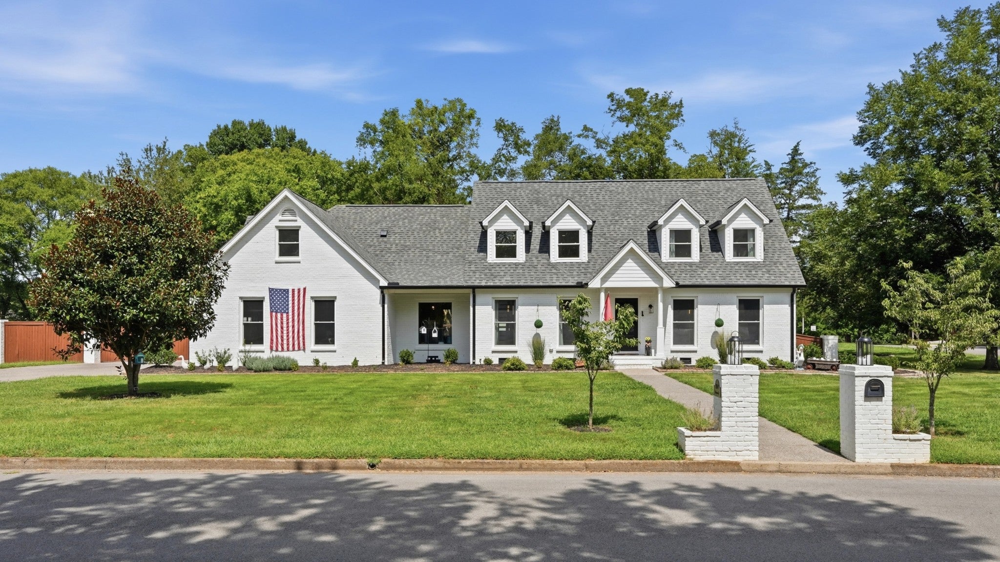 2104 Riverbend Dr