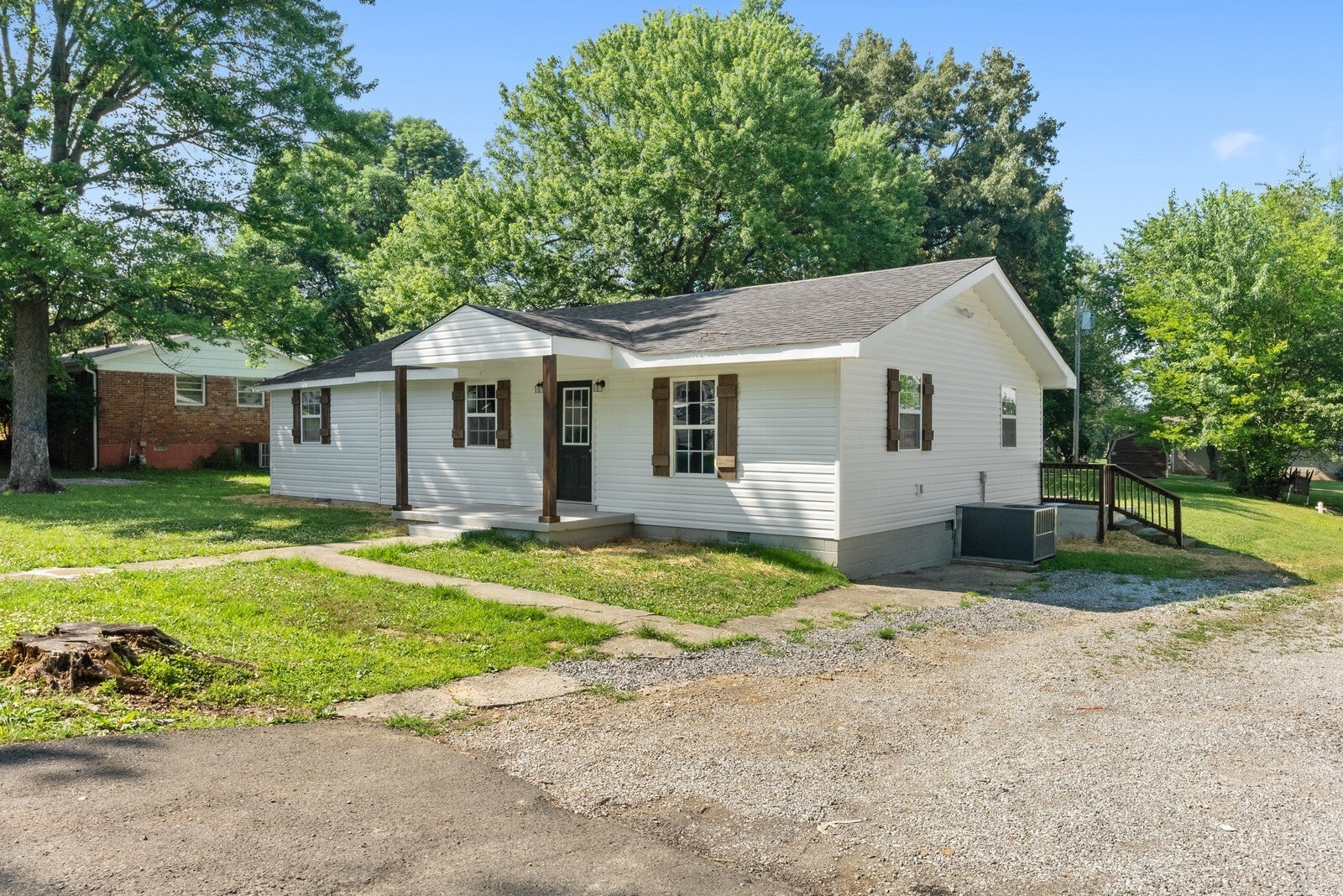 406 Weaver Ln