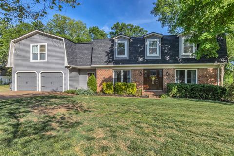 2248 Racquet Club Dr Murfreesboro TN 37128