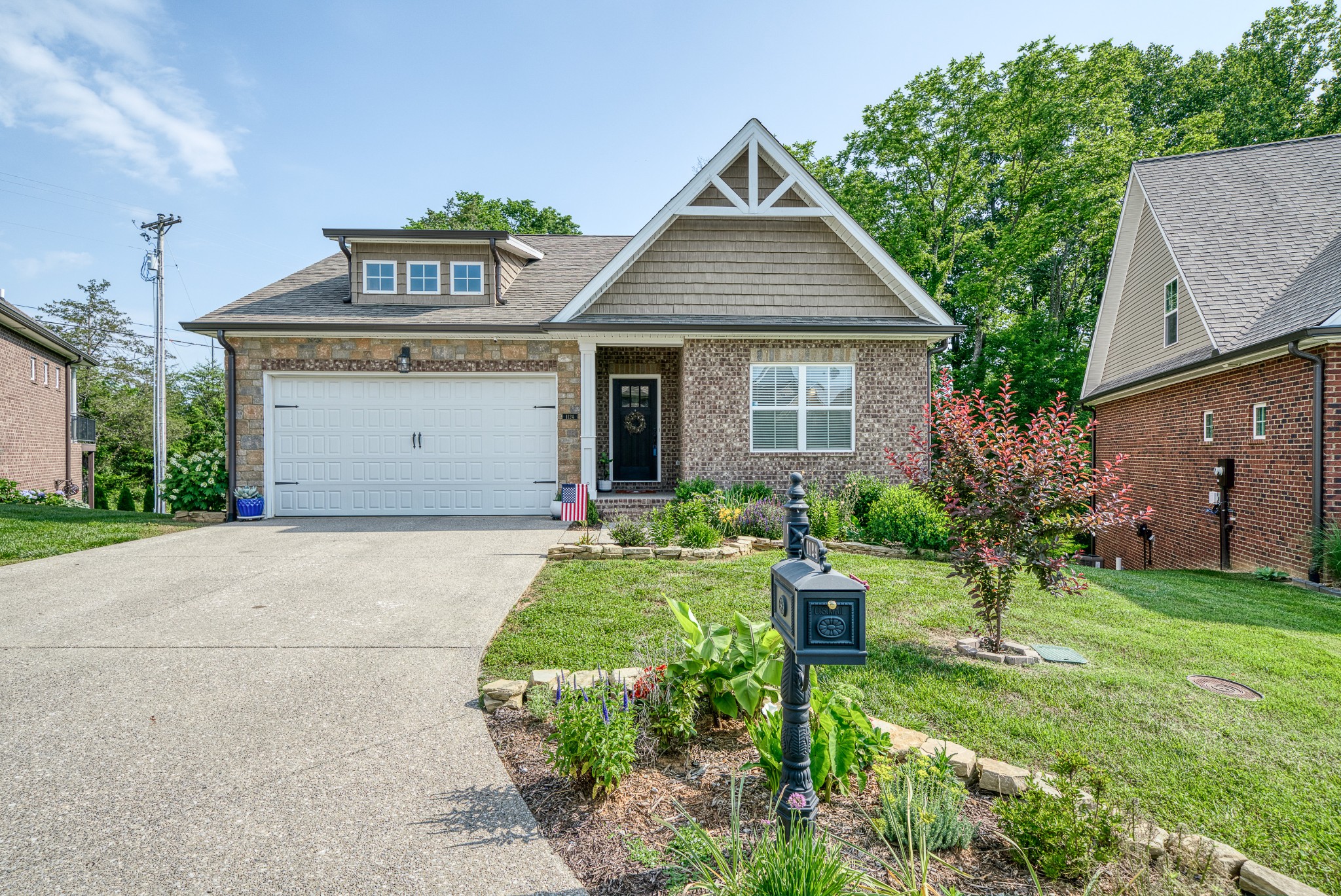 1124 Cross Pointe Dr