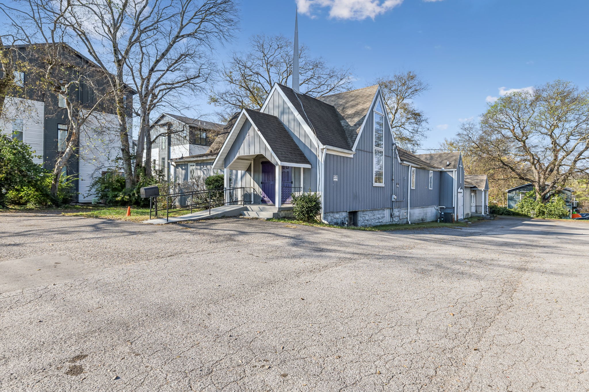 619 Vernon Ave