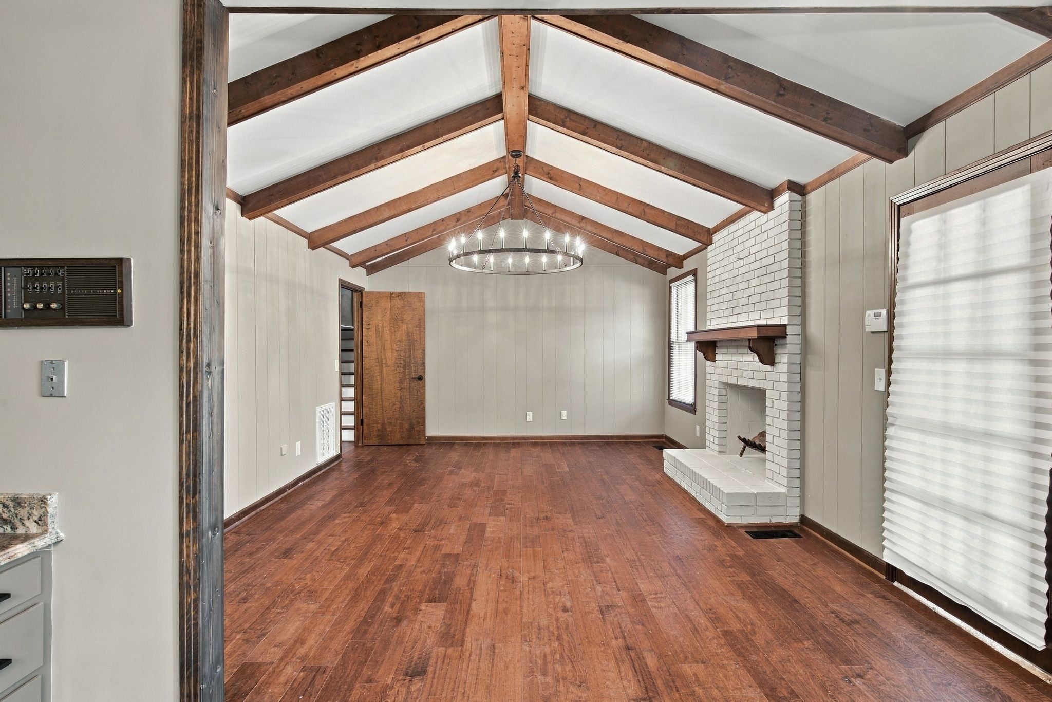 4.0-bed rental at 633 Dutchmans Dr