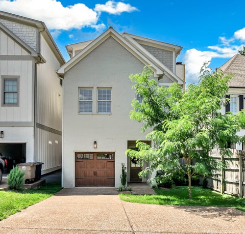 Photo of 120C Lincoln Ct, Nashville, TN 37205 (MLS # 3526880)