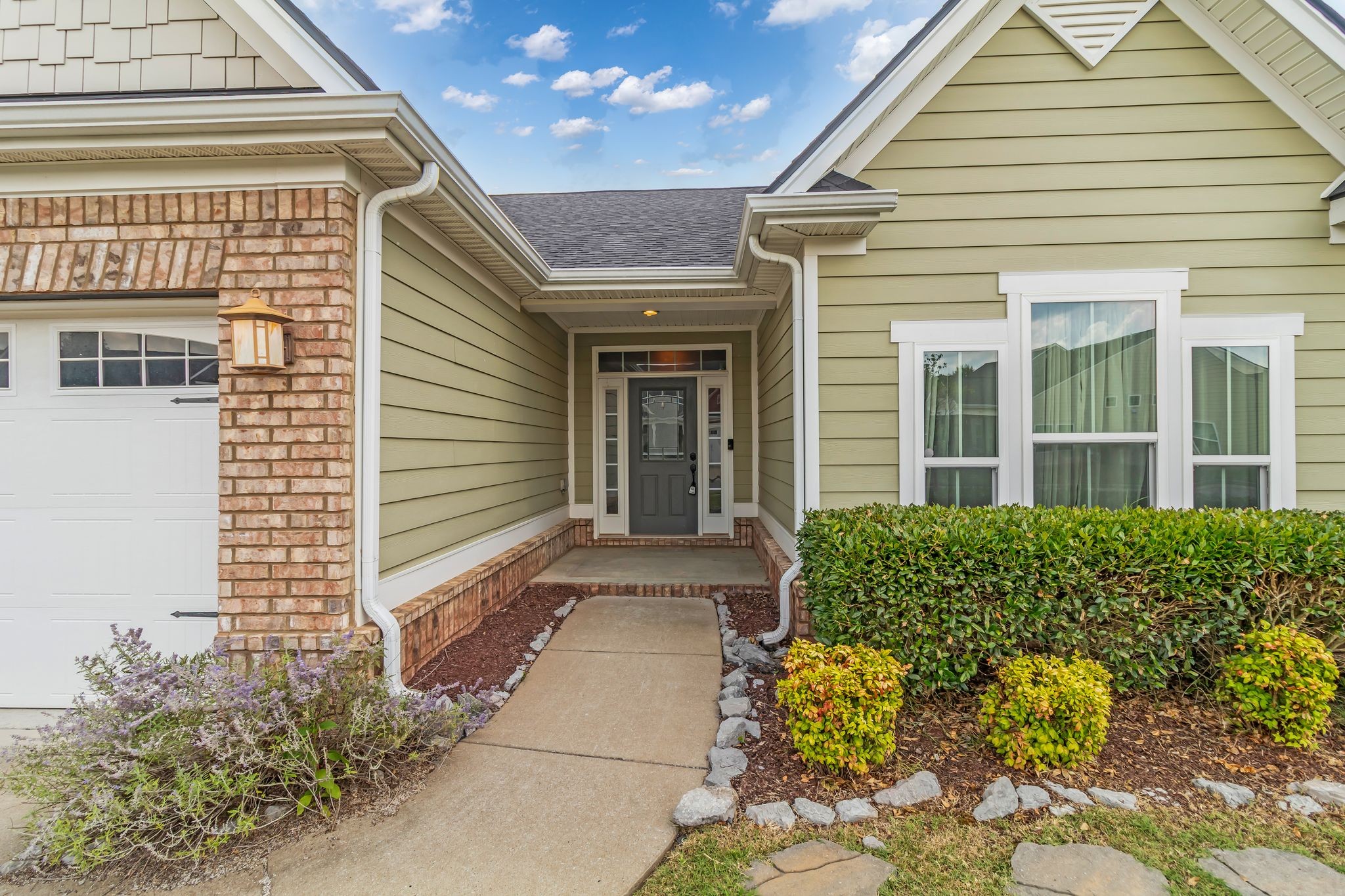 2827 Kellner Dr