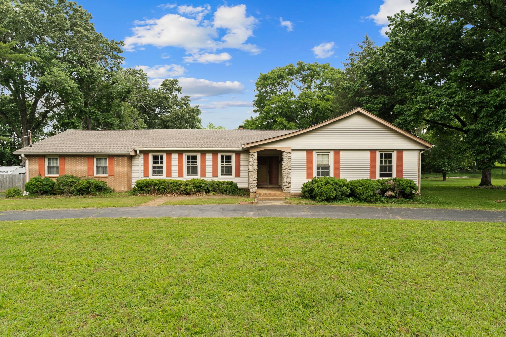 1011 Hickory Harbor Dr