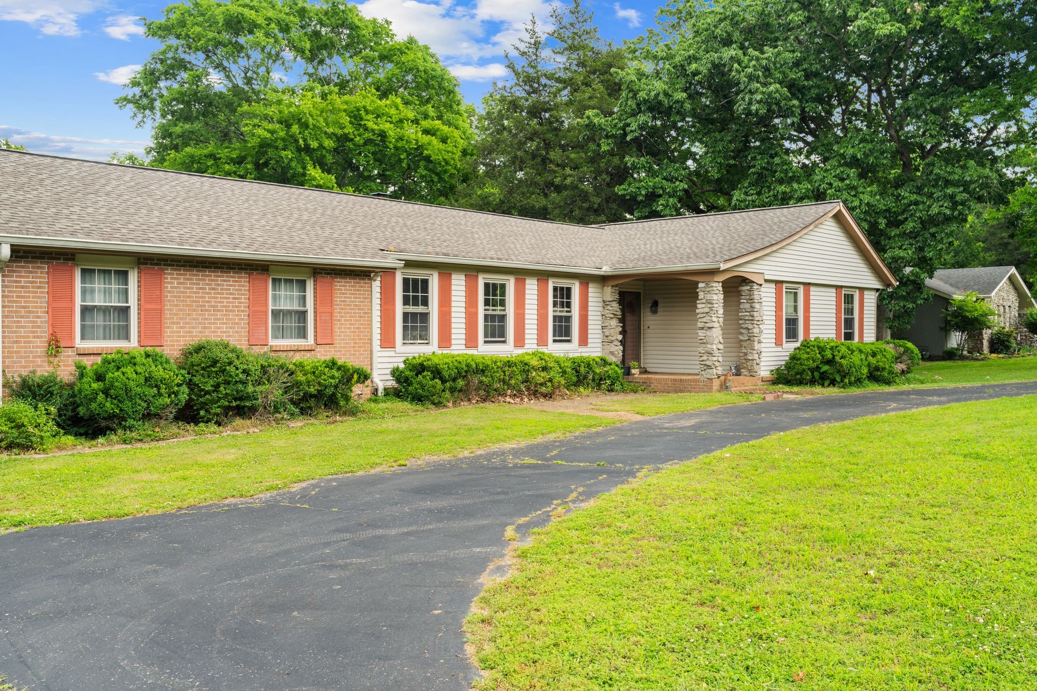 1011 Hickory Harbor Dr