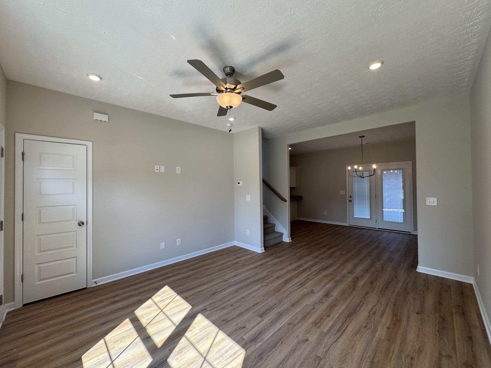 82 Laurel View St