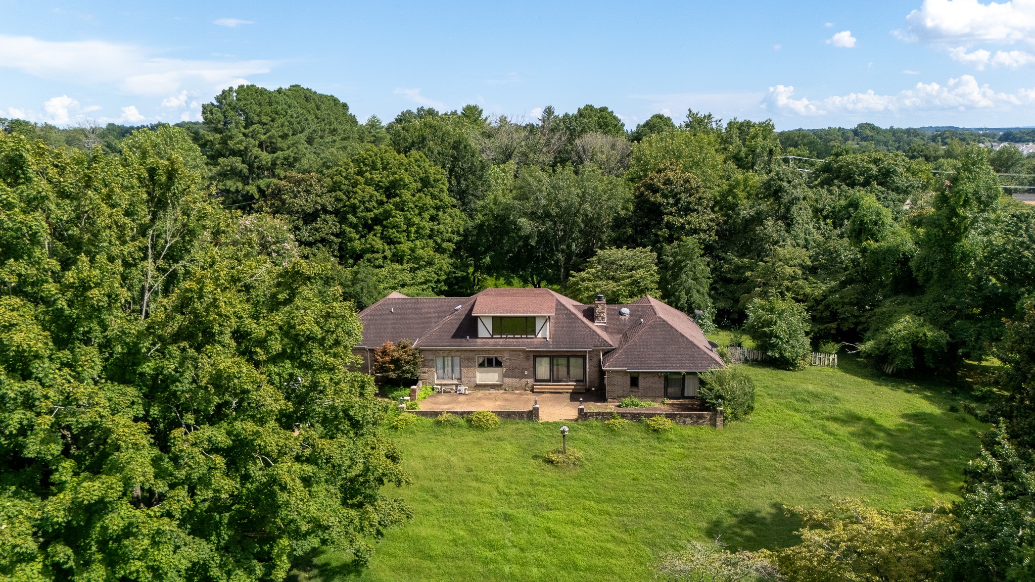 651 Old Lebanon Dirt Rd