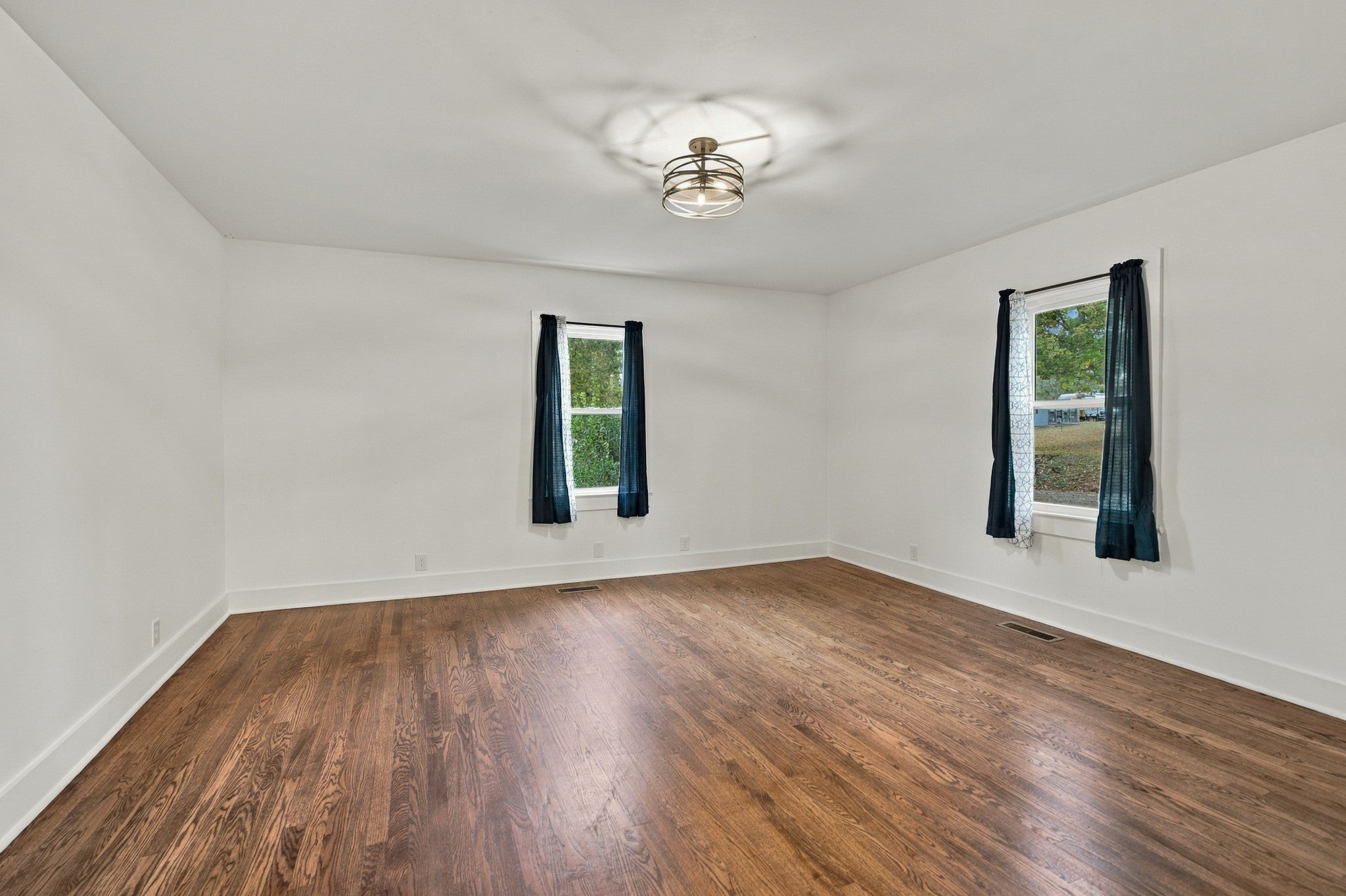 606 Thomas Ave