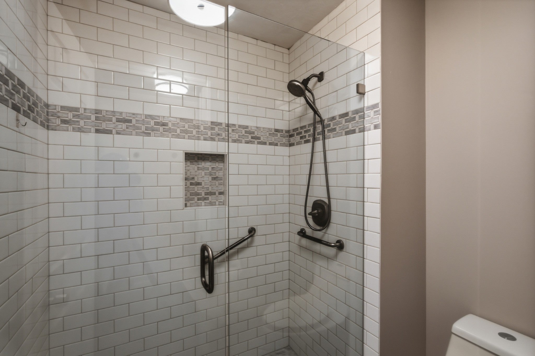 555 N DuPont Ave A21