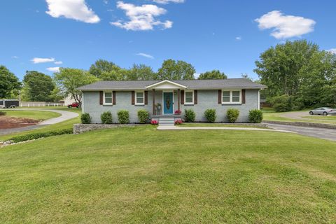 307 S Hummingbird Ln Dickson TN 37055