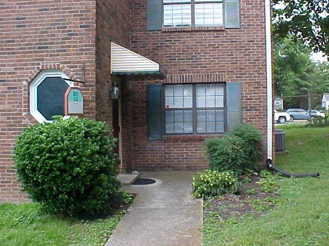 multi-family property for sale in Nashville, TN 37216, 105 Point East Dr 105 Point East Dr, Nashville TN 37216 multi-family property, photo 2 of 13
