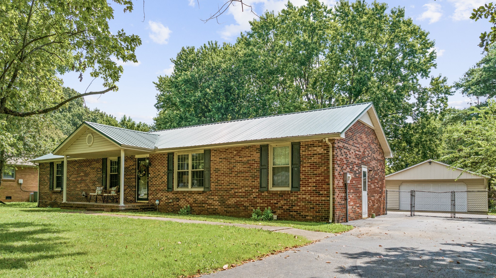6214 Lee Ave