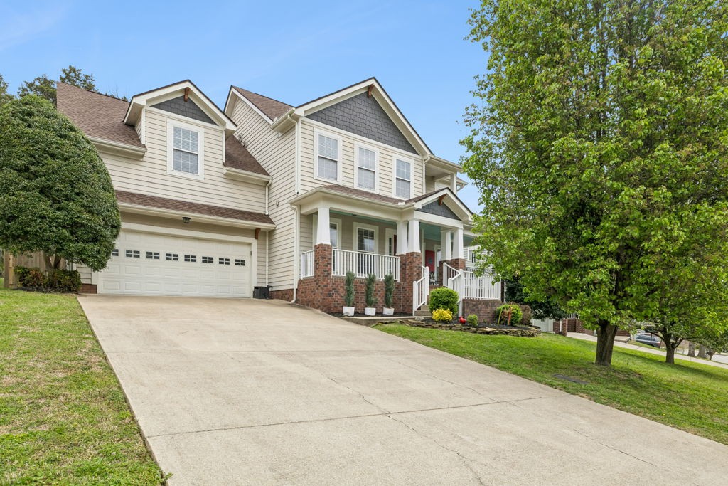 1836 Woodland Pointe Dr