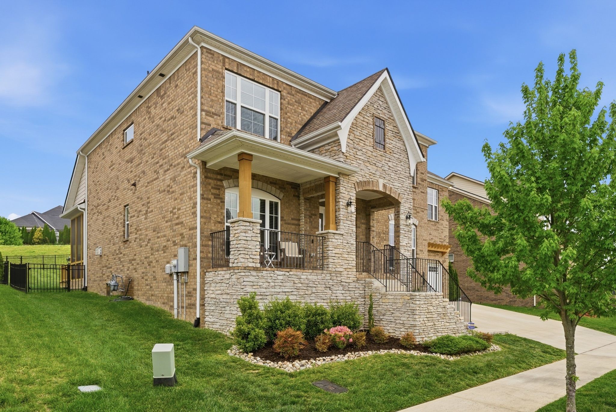 4025 Foxglove Farm Dr