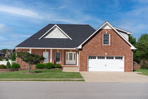 1541 Edgewater Ln Clarksville TN 37043