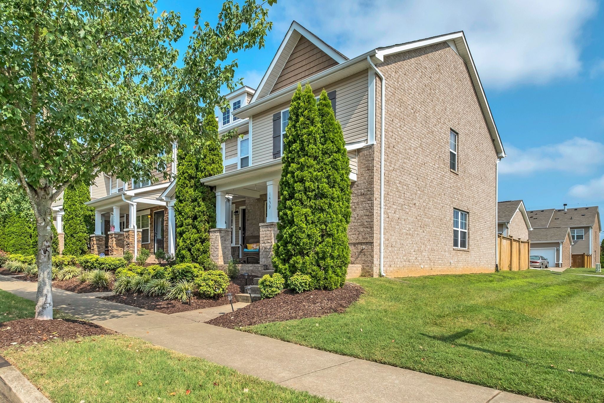 2.0-bed rental at 1439 Riverbrook Dr