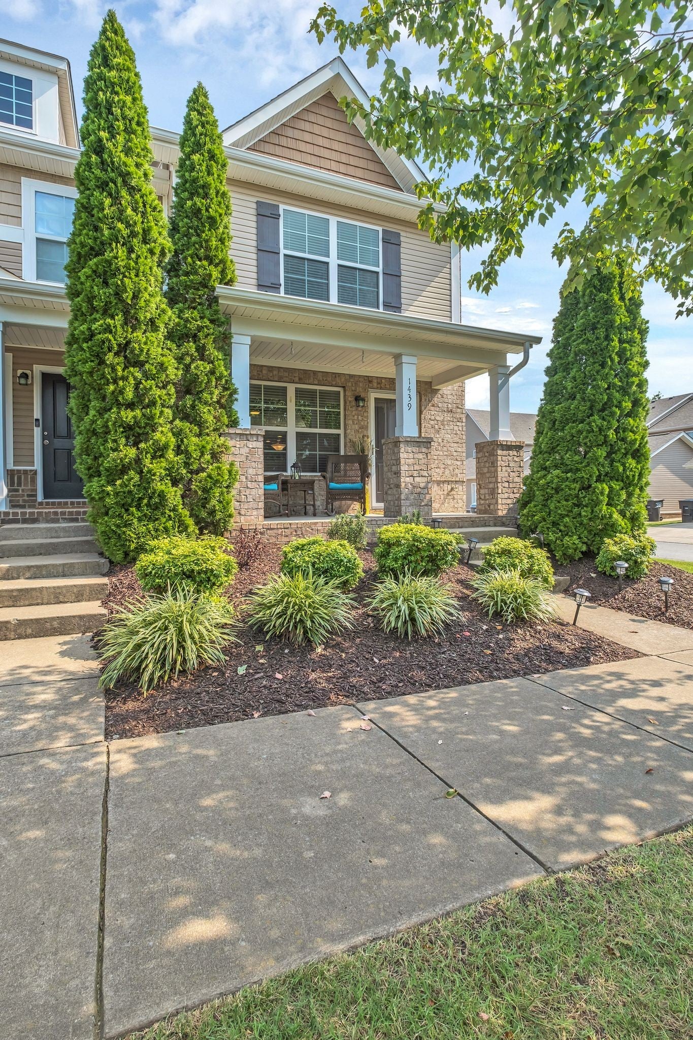 1439 Riverbrook Dr