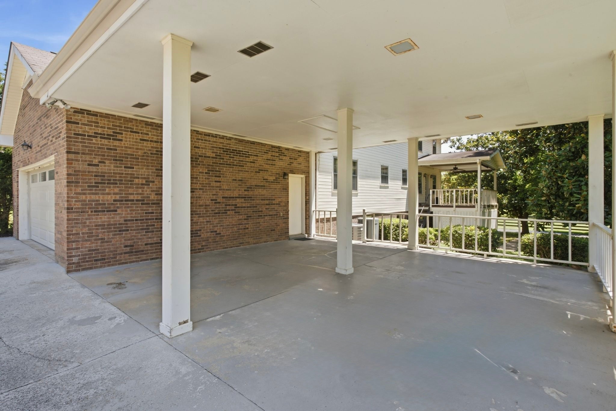 1322 Springfield Hwy