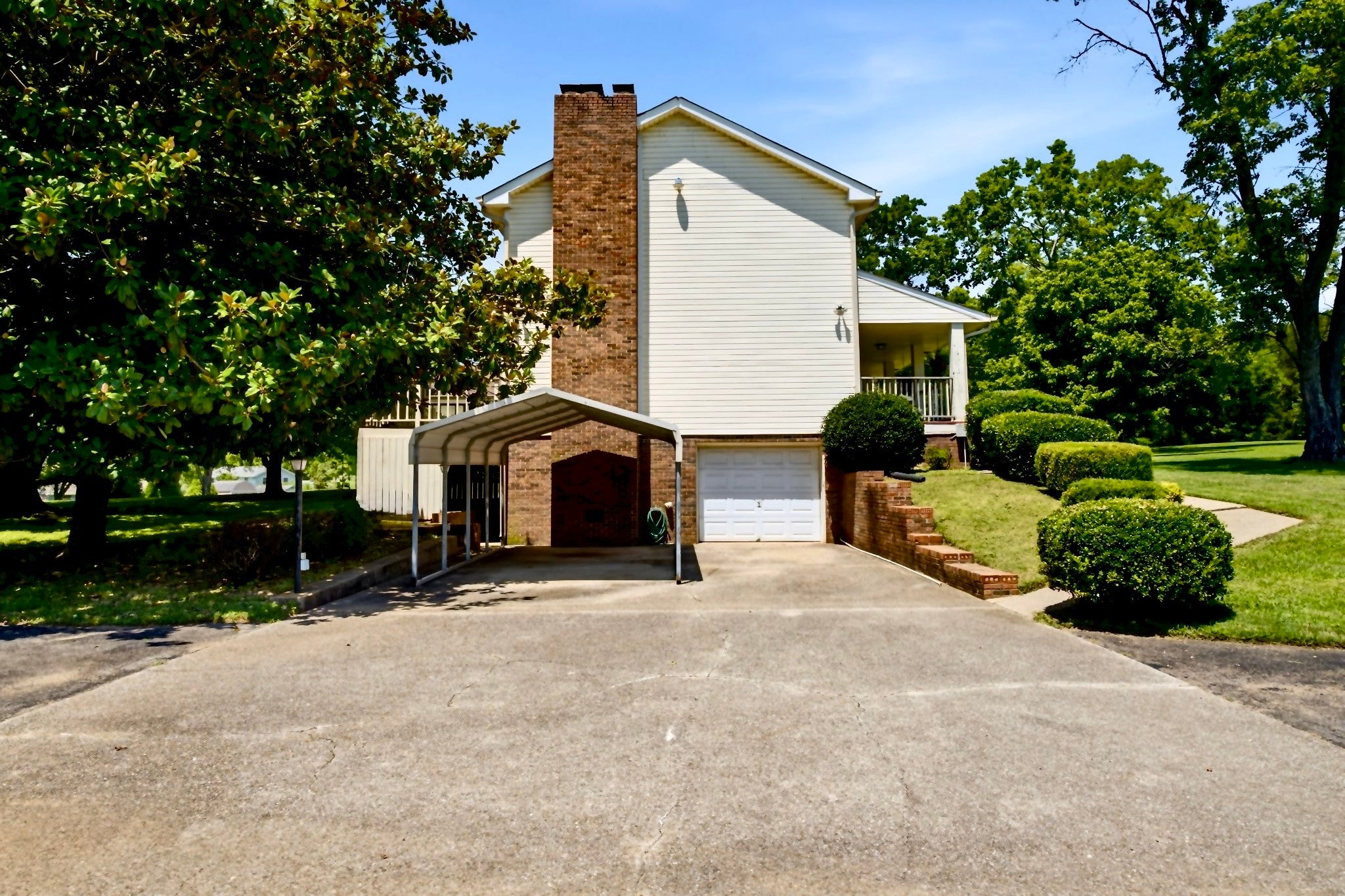 1322 Springfield Hwy