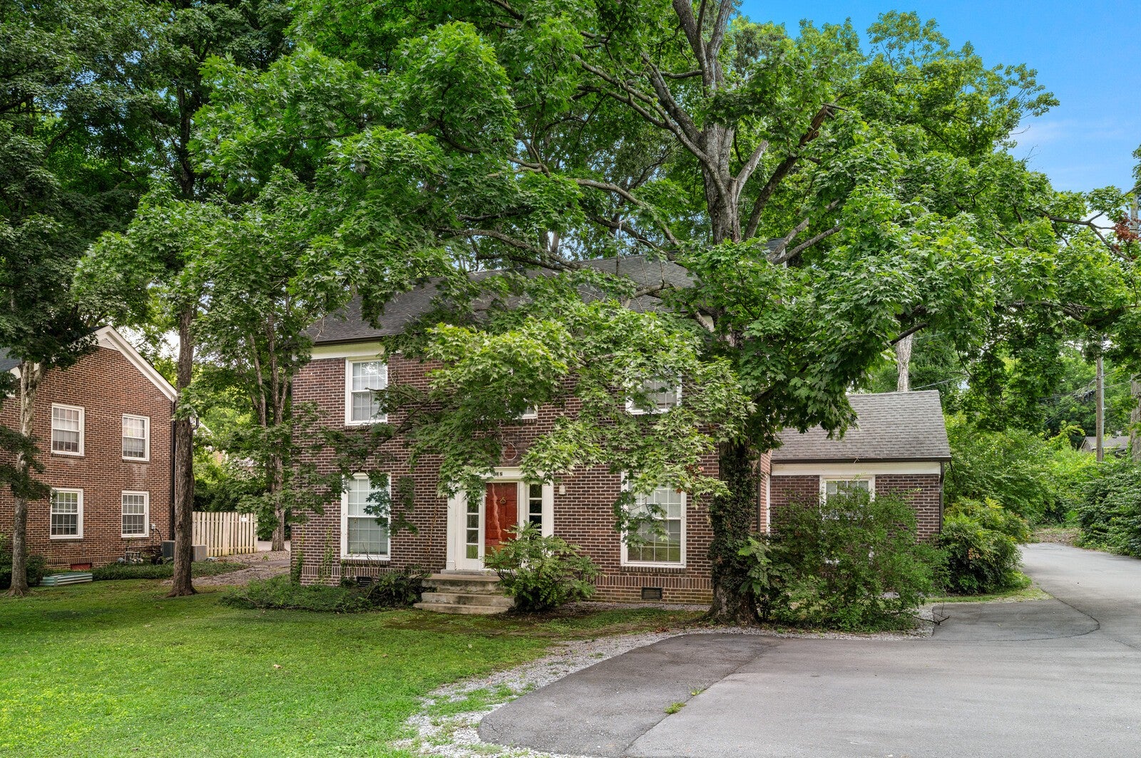 600 Bowling Ave