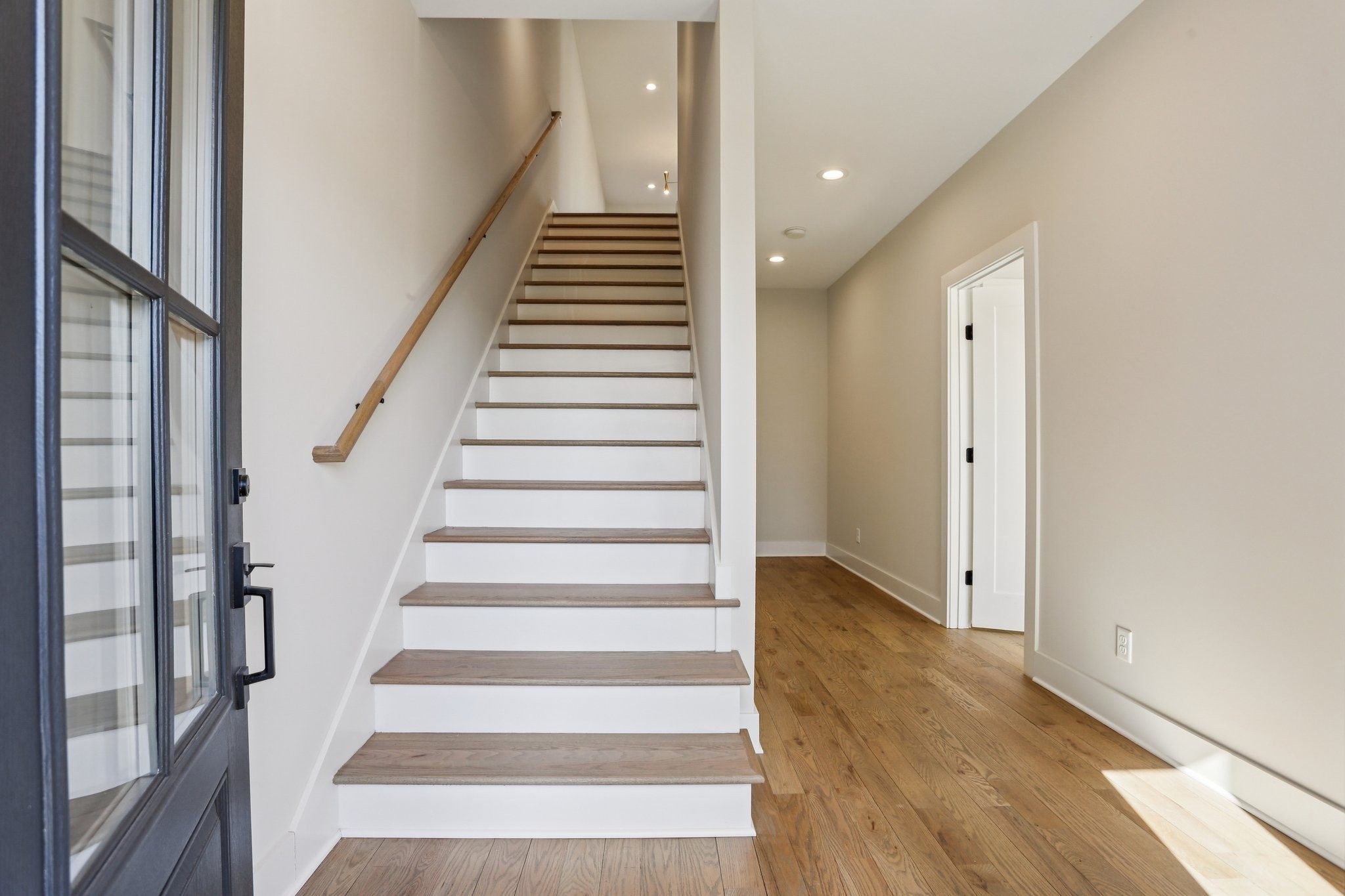 6124 Robertson Ave 8