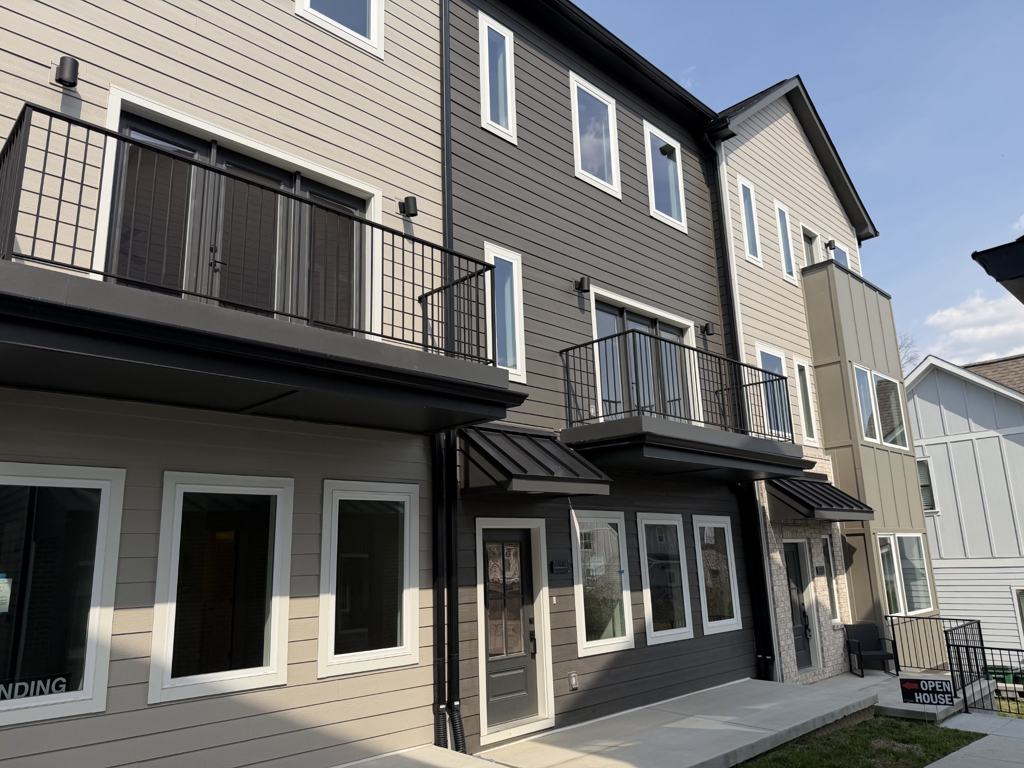 6124 Robertson Ave 8