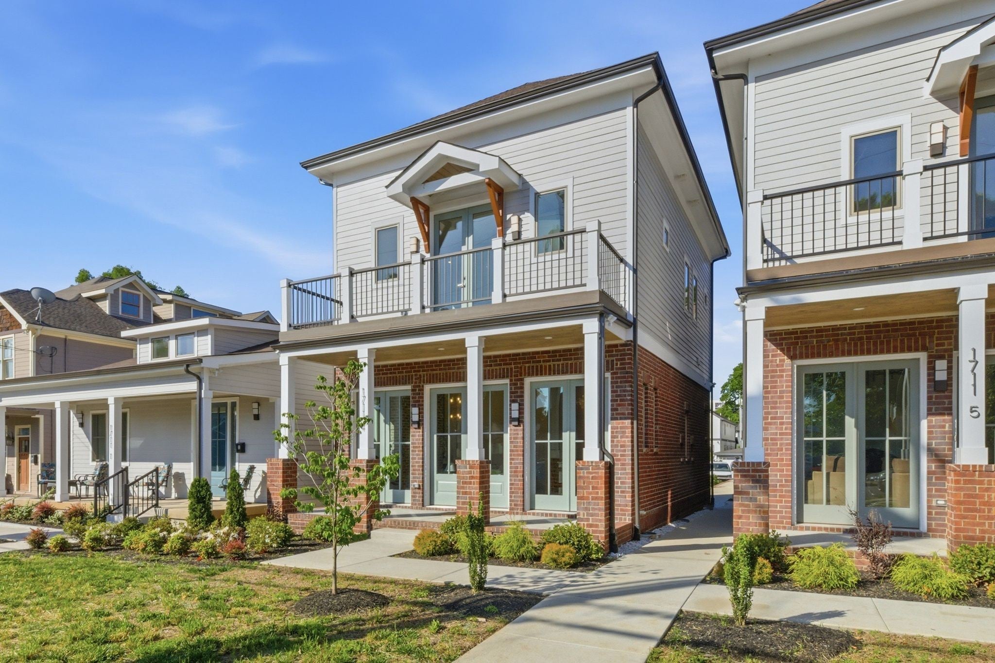 3.0-bed rental at 1711 5th Ave N 4