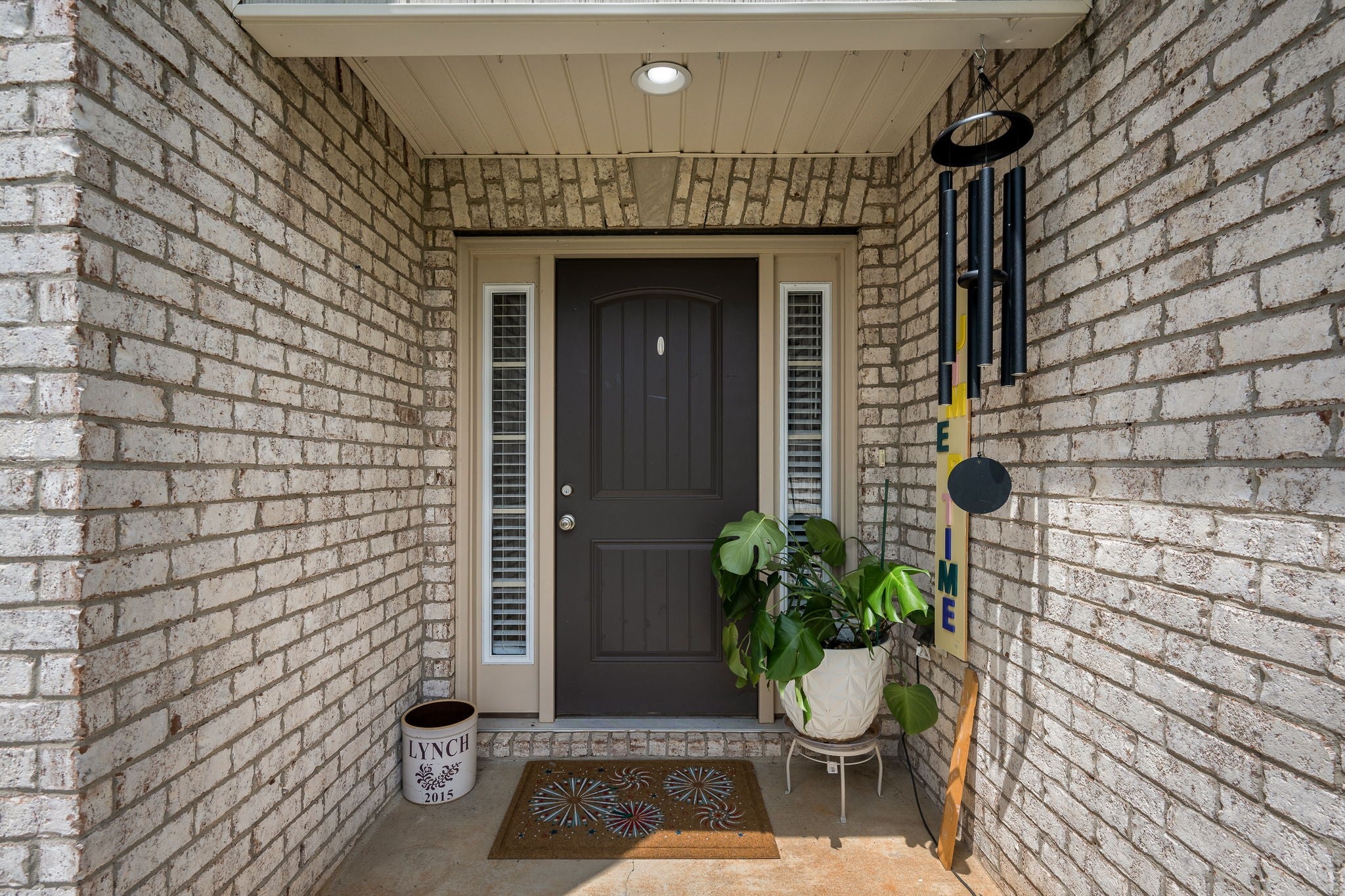 3213 Volta Rd