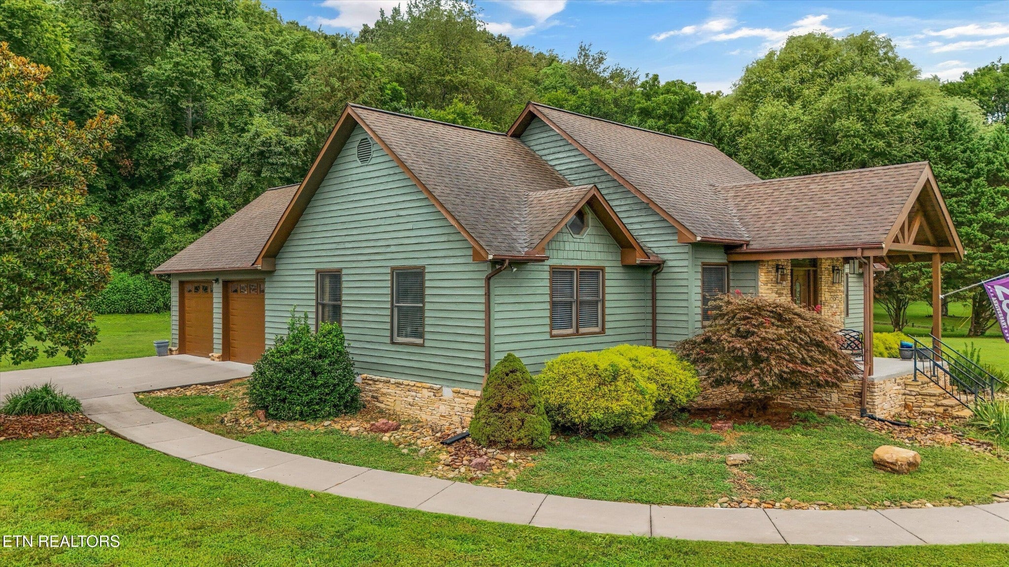 2939 Deep River Drive