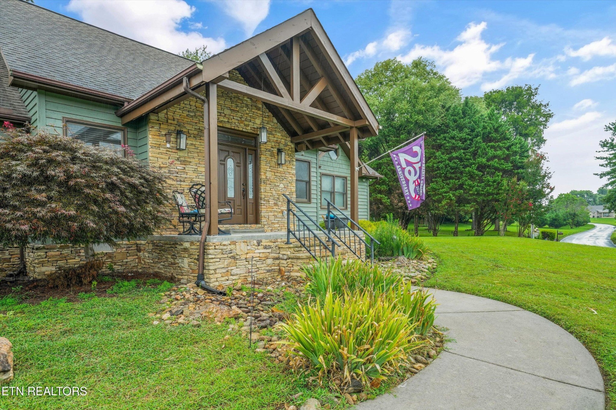 2939 Deep River Drive