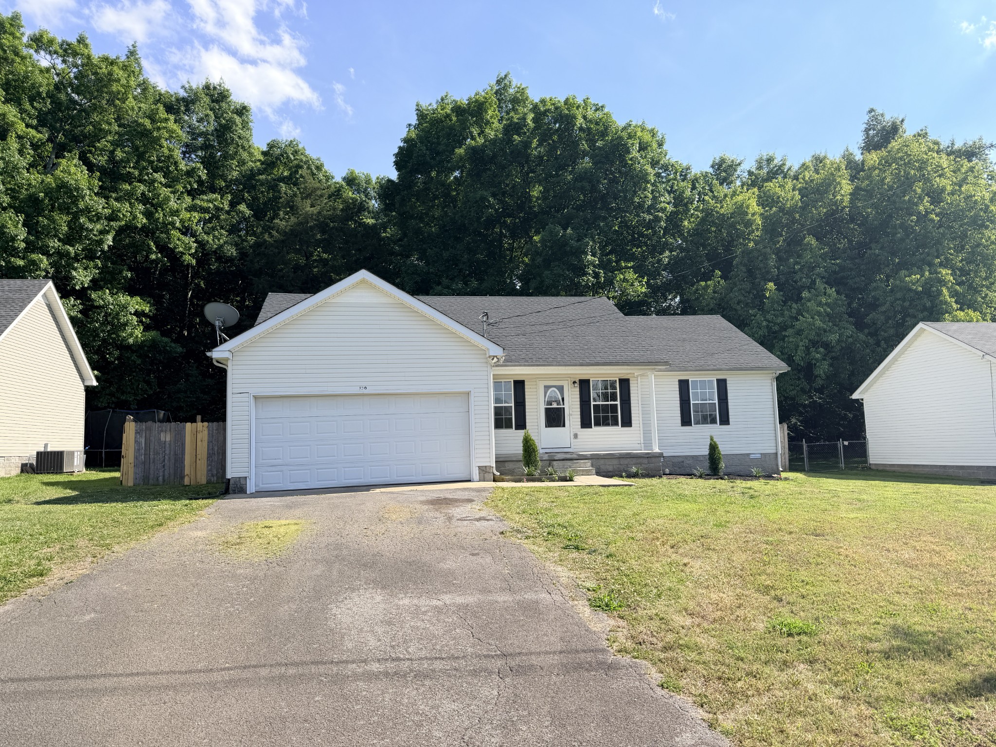 130 Lorien Cir