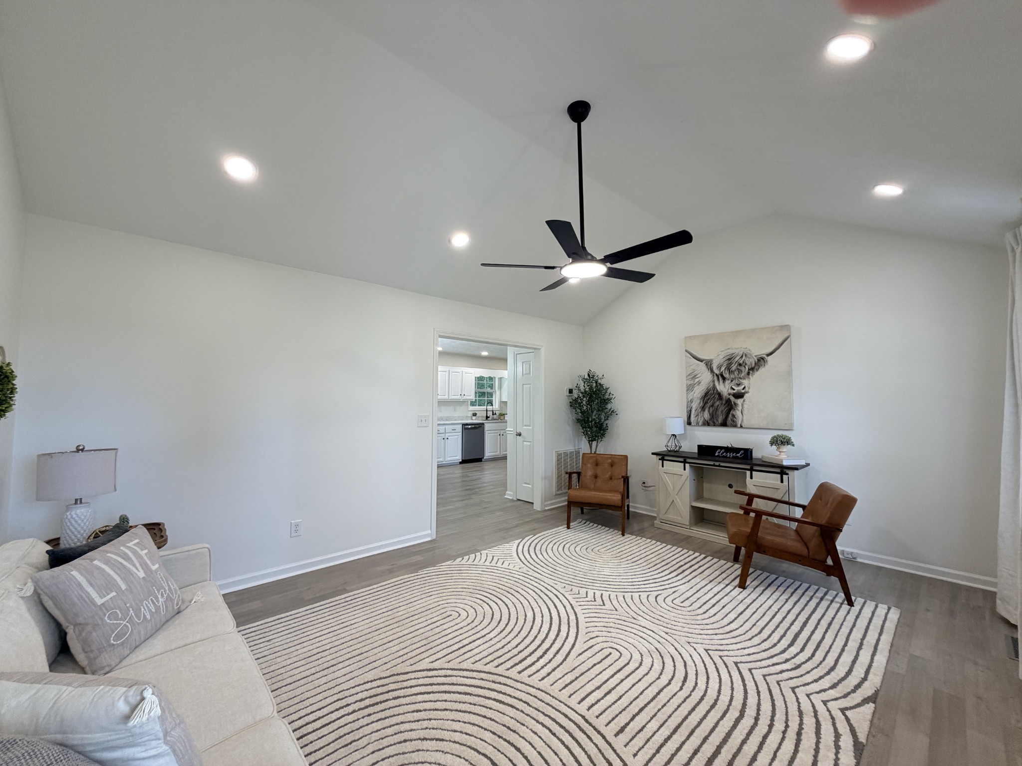 130 Lorien Cir
