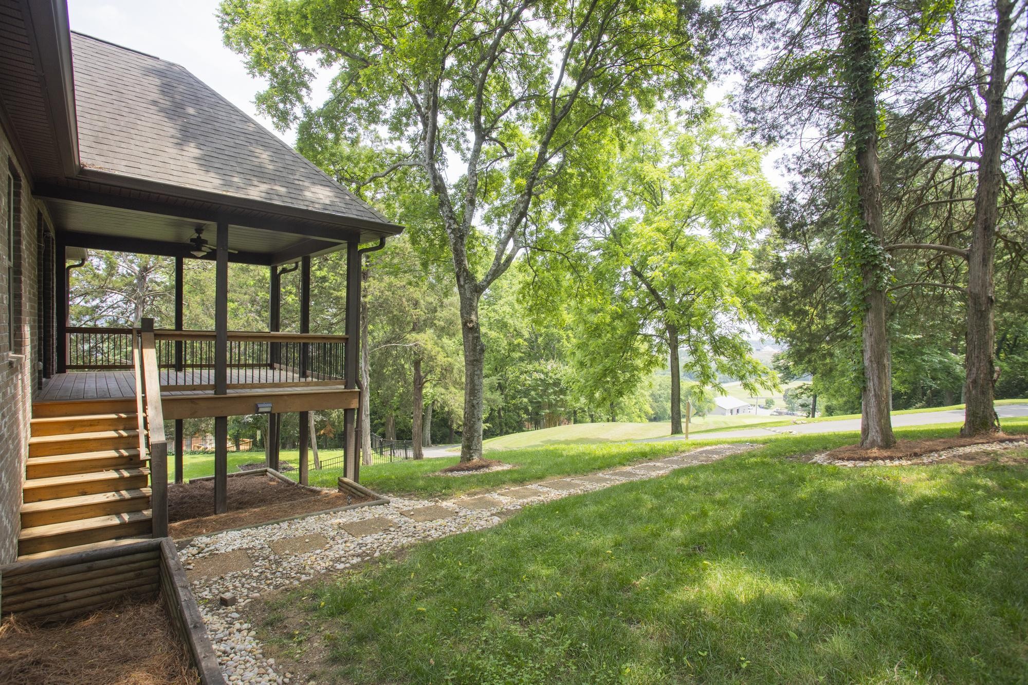 111 Country Hills Dr