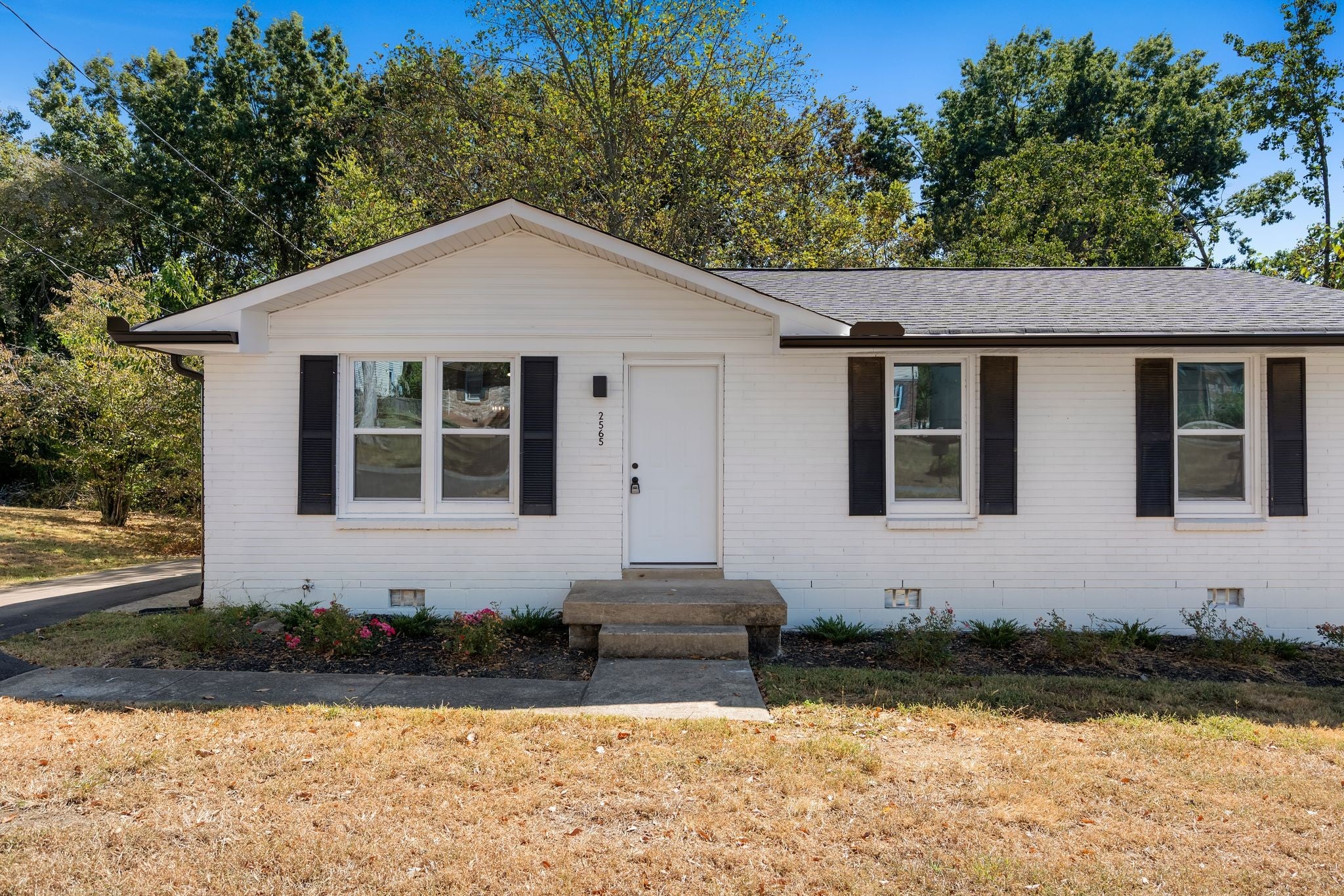 2565 Bethwood Dr
