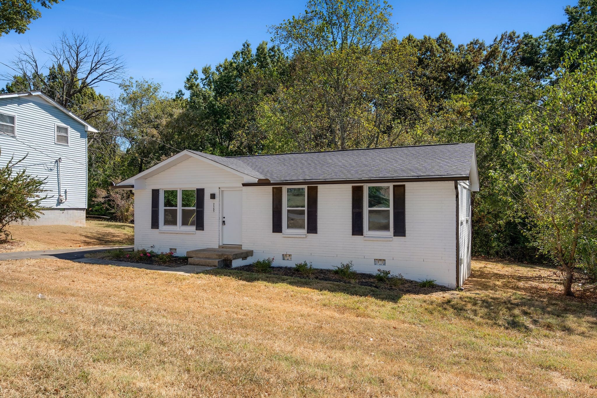 2565 Bethwood Dr