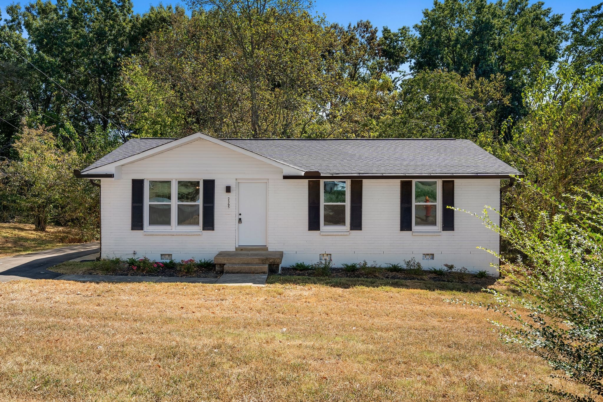 2565 Bethwood Dr