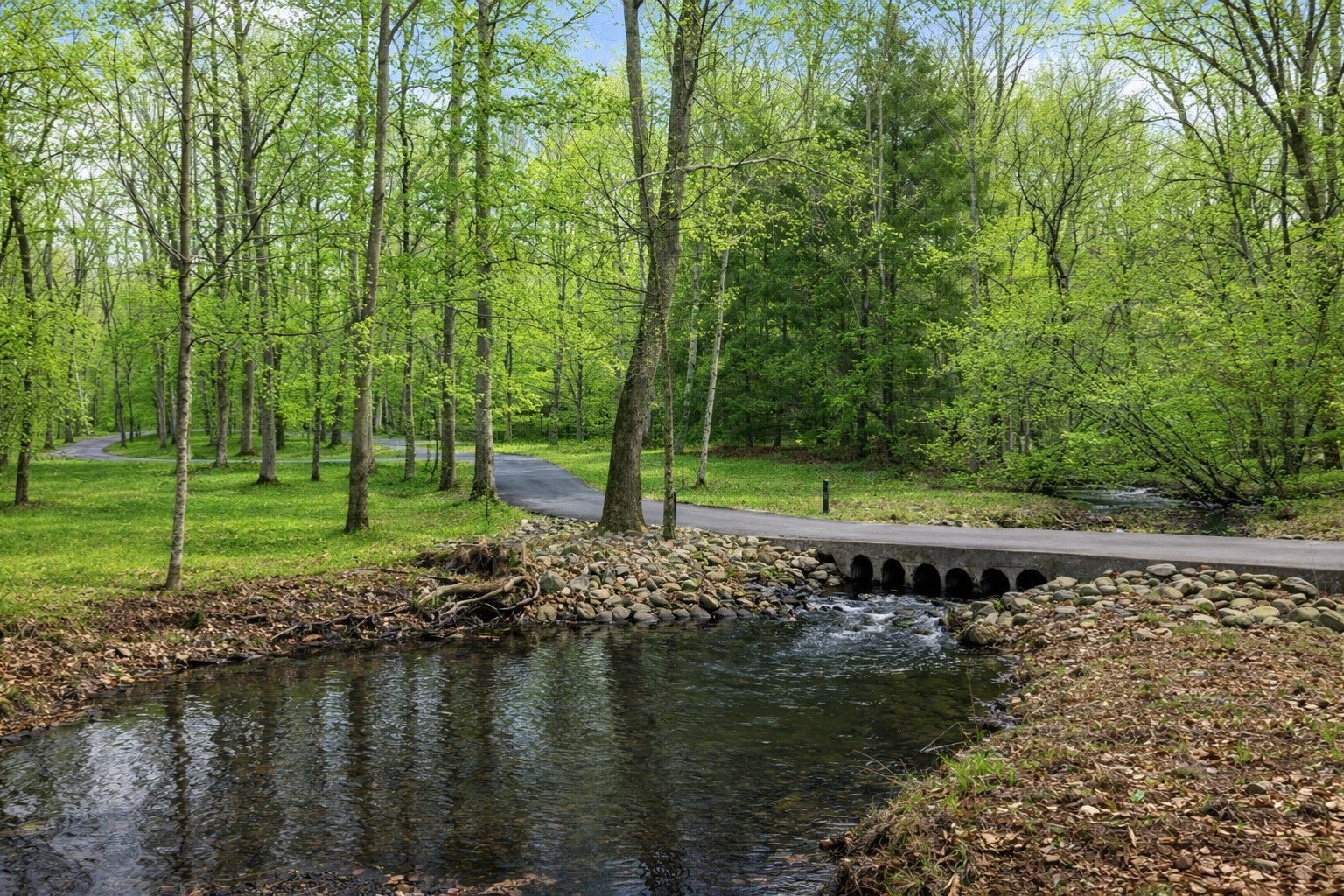 225 Lake Hills Rd NA