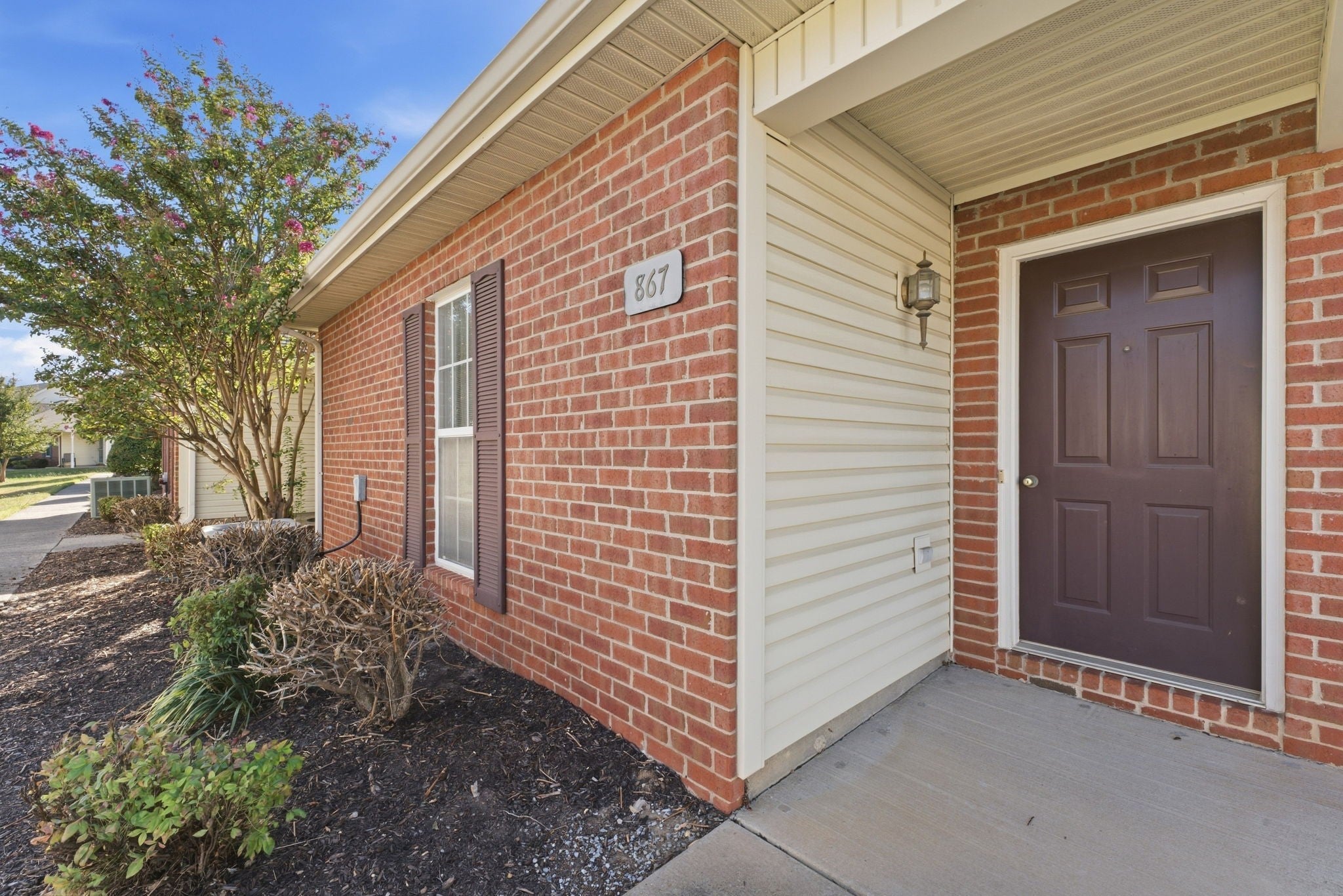 867 E Northfield Blvd