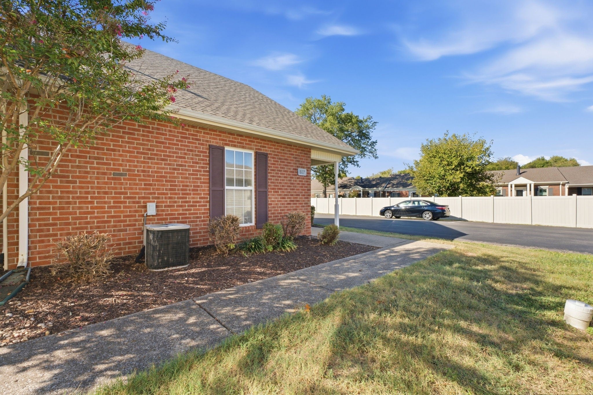 867 E Northfield Blvd