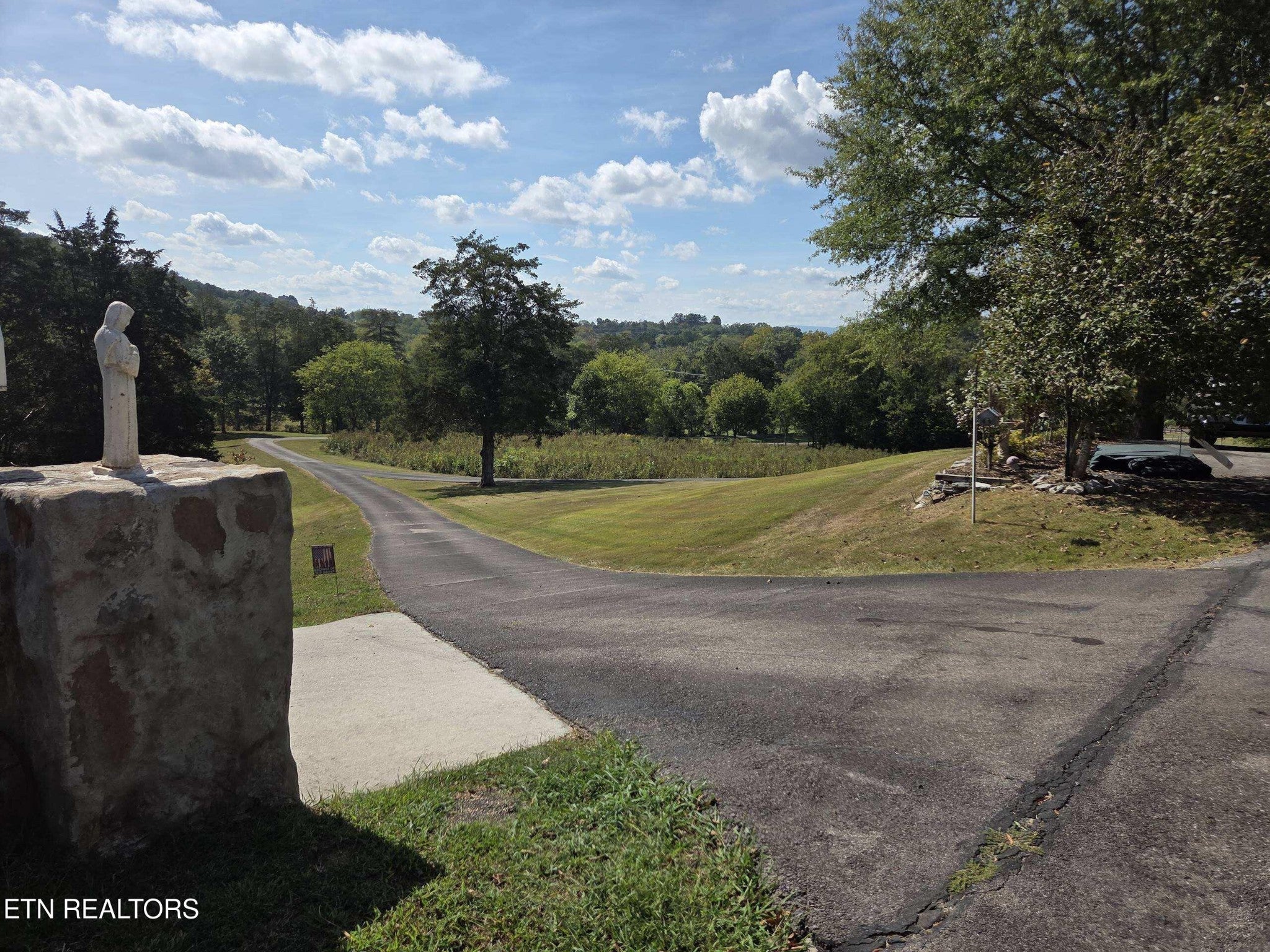 572 Mountain Rd