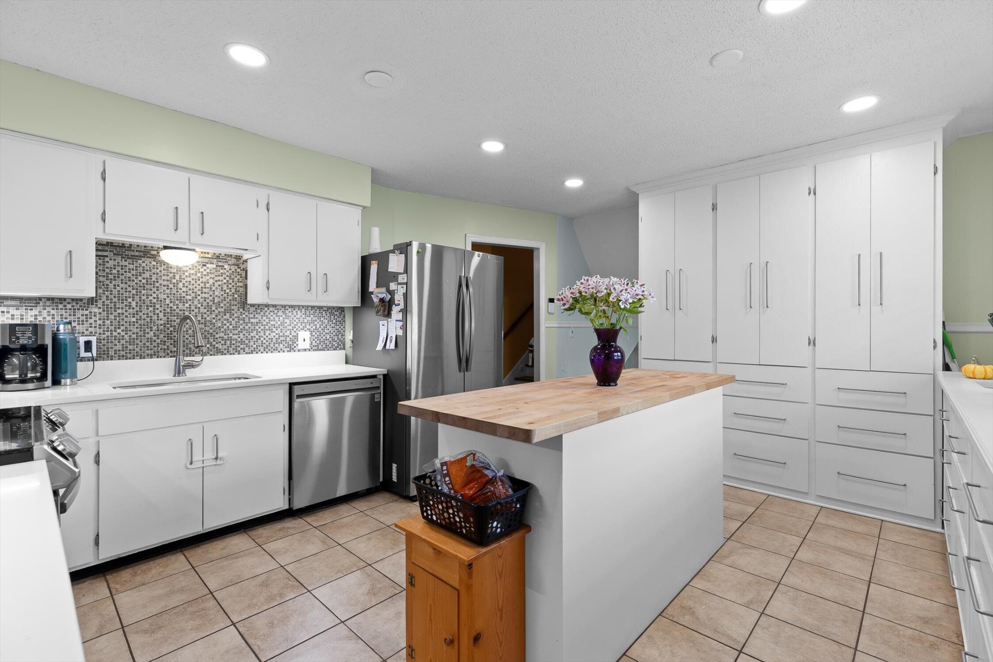 6917 Hickory View Lane