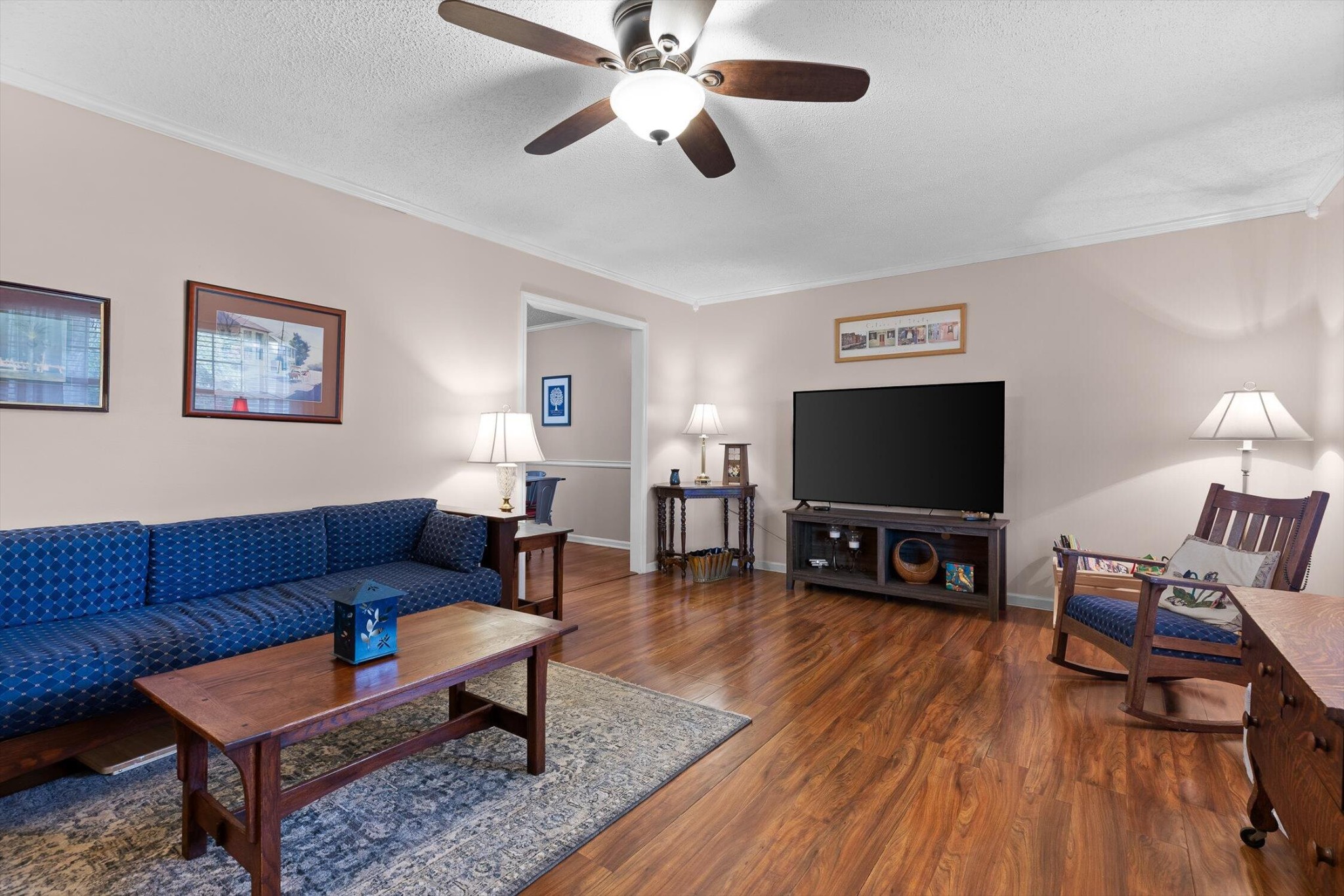 6917 Hickory View Lane