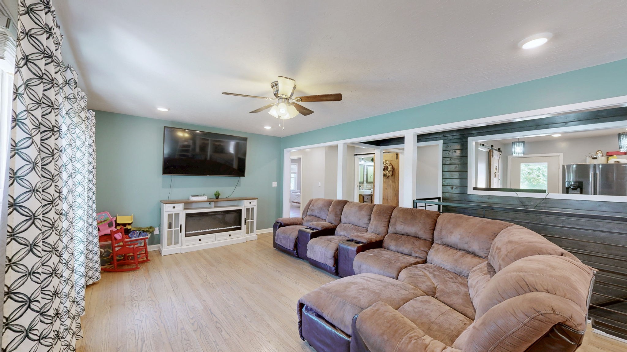 128 Jefferson Ave W